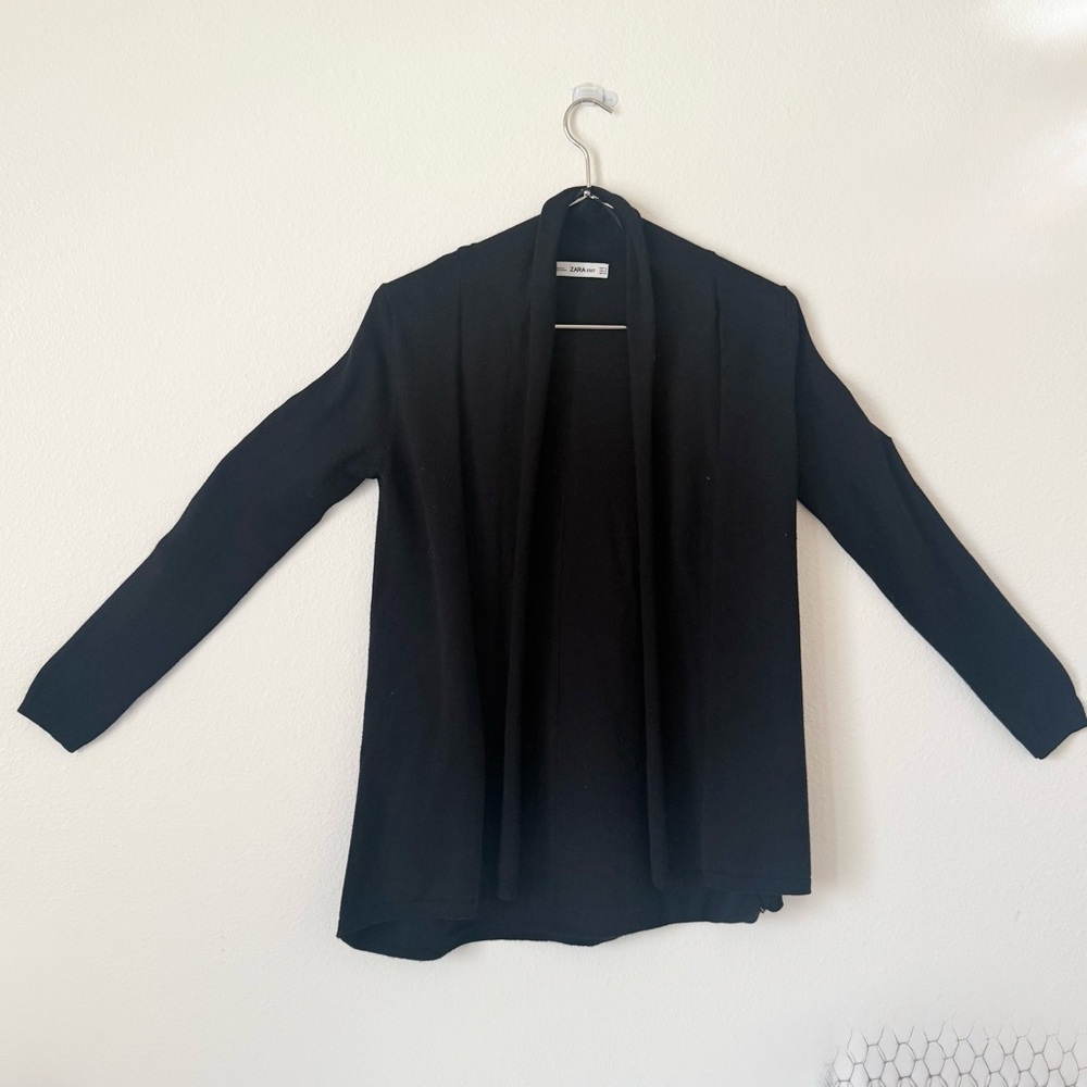 ZARA Cardigan, Size M (Fits S and M), Not bulky, Fitted Sleeves